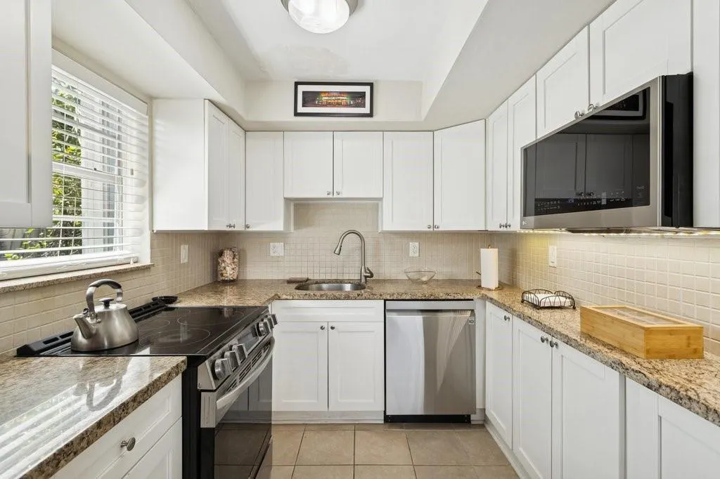 5901 NE 2nd Ter