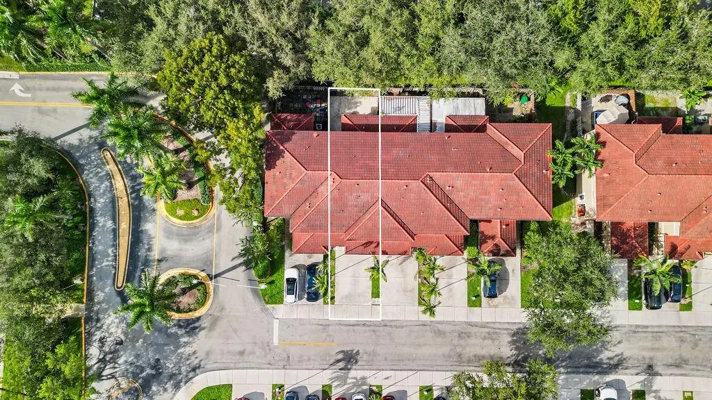 7923 N Southwood Cir