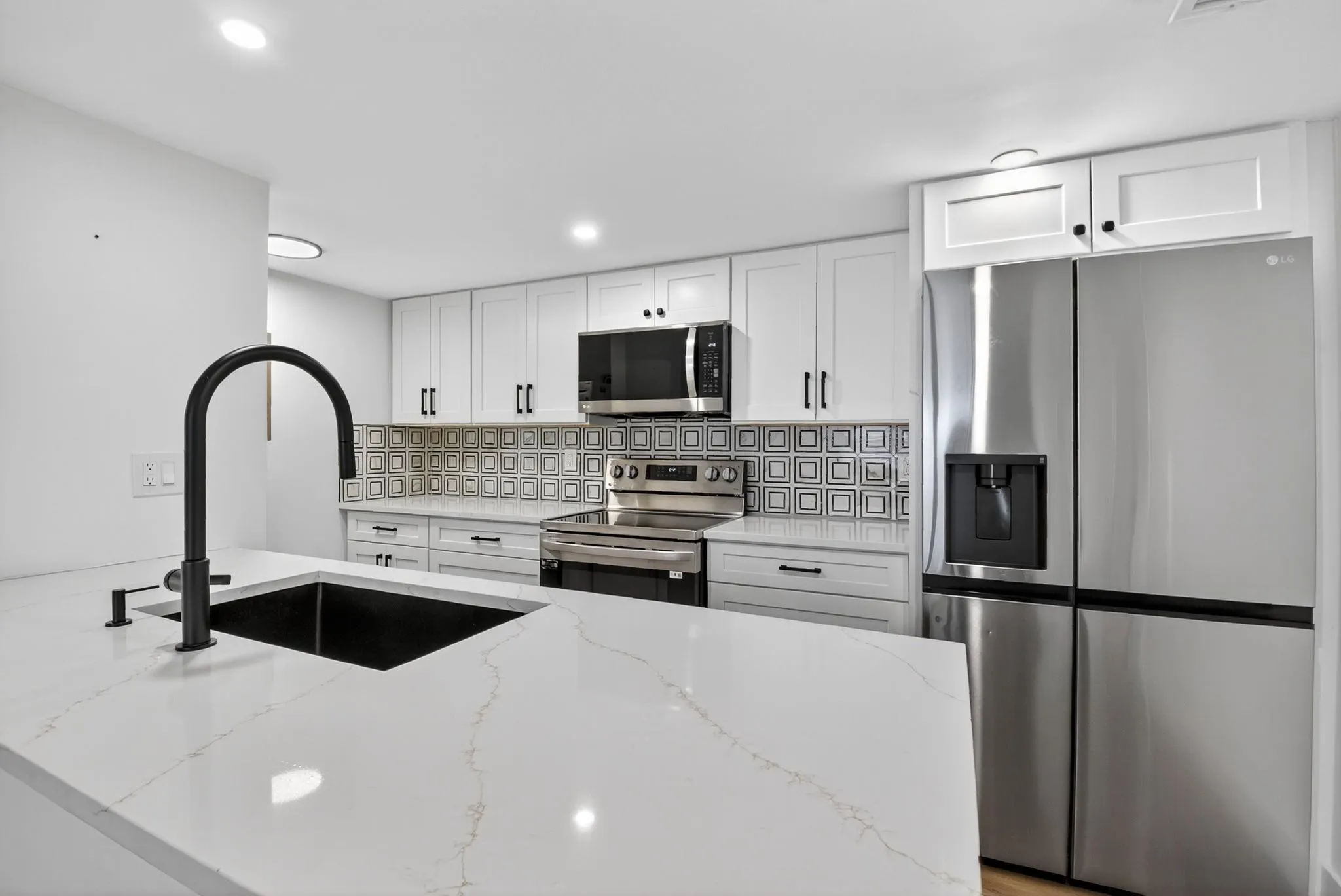 5843 Thisledown Ct