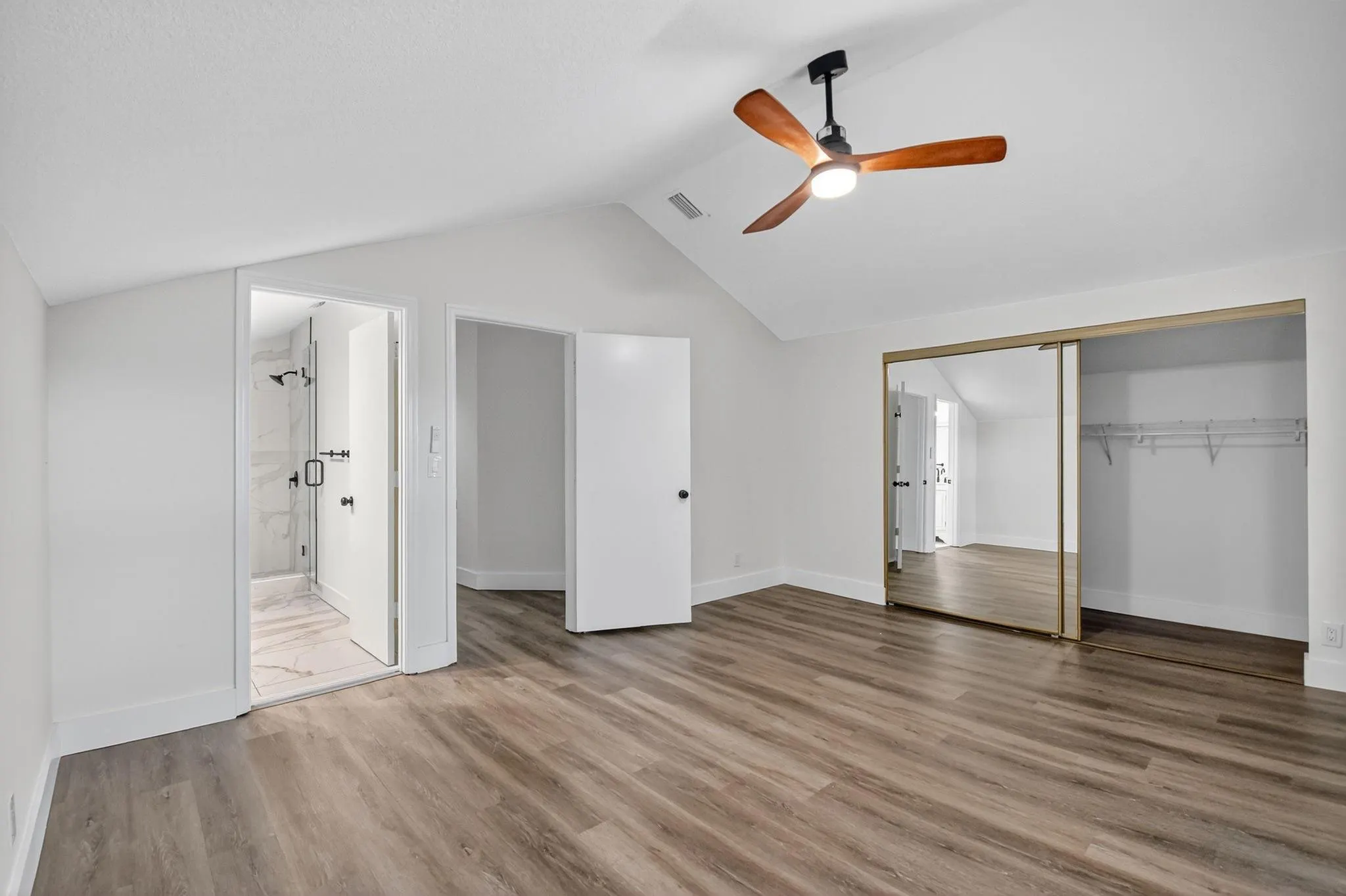 5843 Thisledown Ct