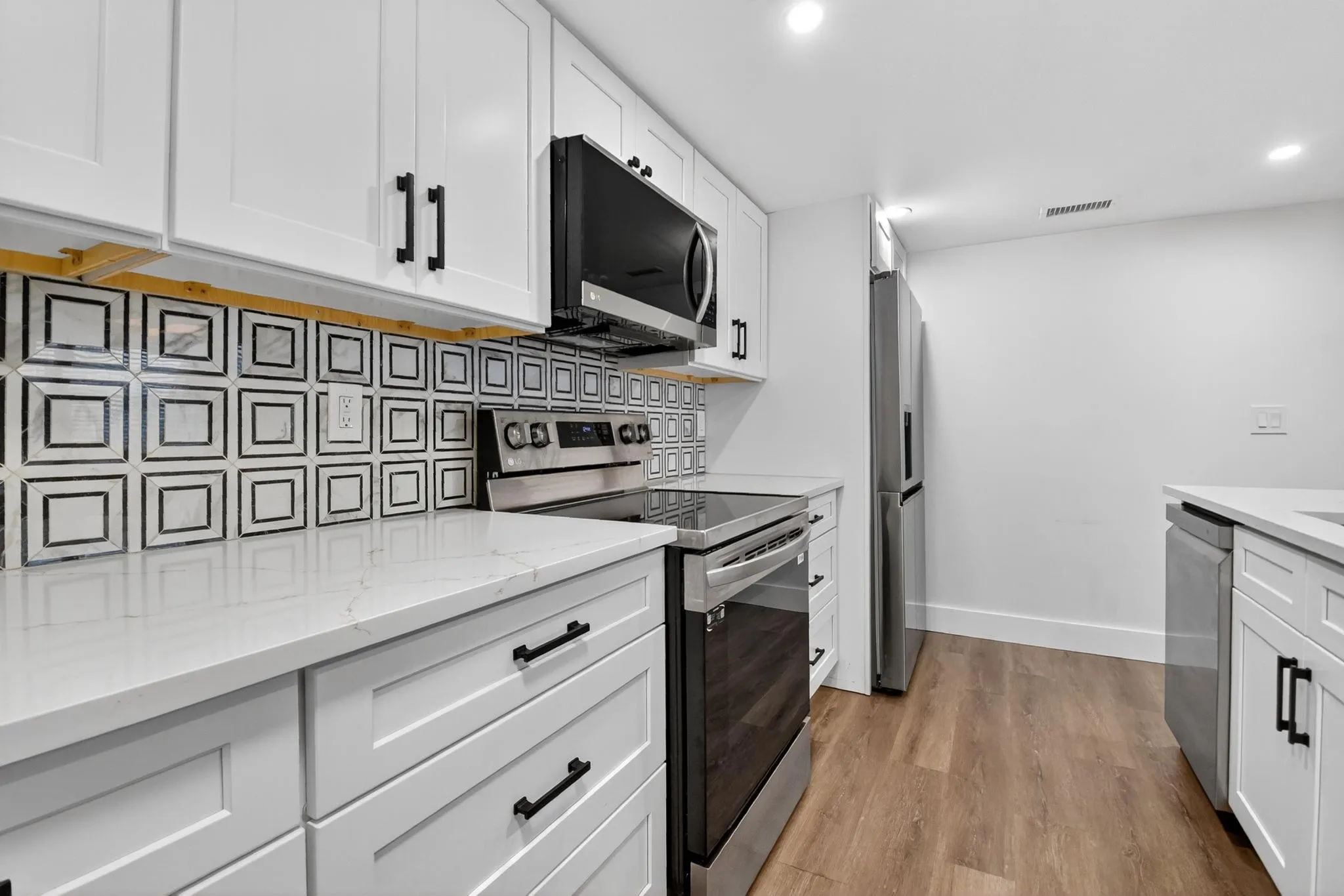5843 Thisledown Ct