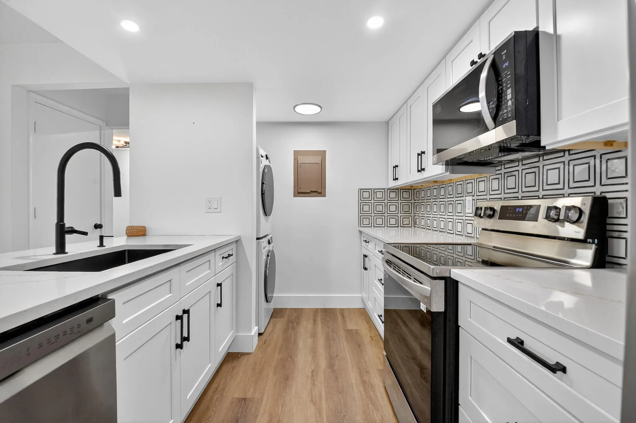 5843 Thisledown Ct