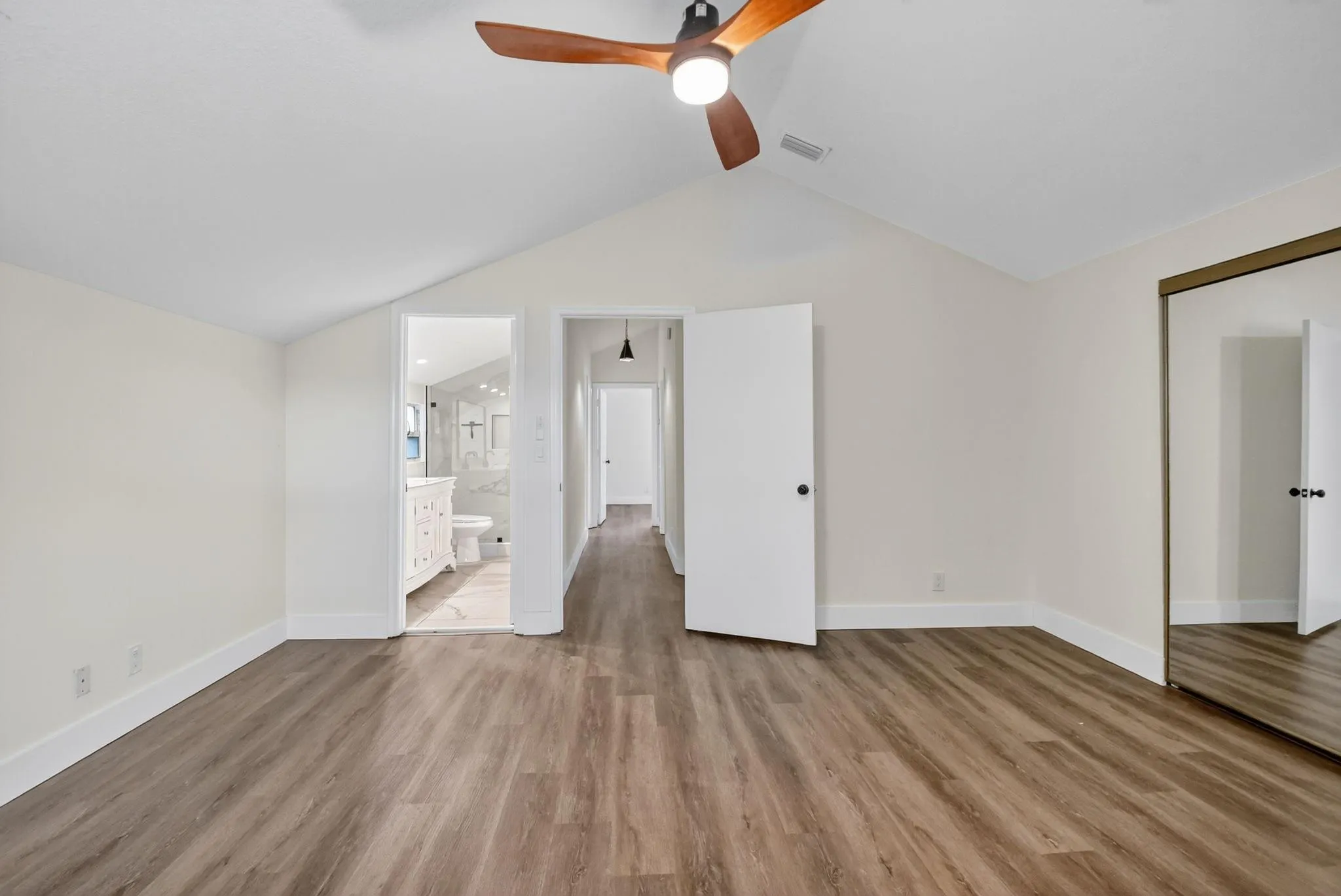 5843 Thisledown Ct