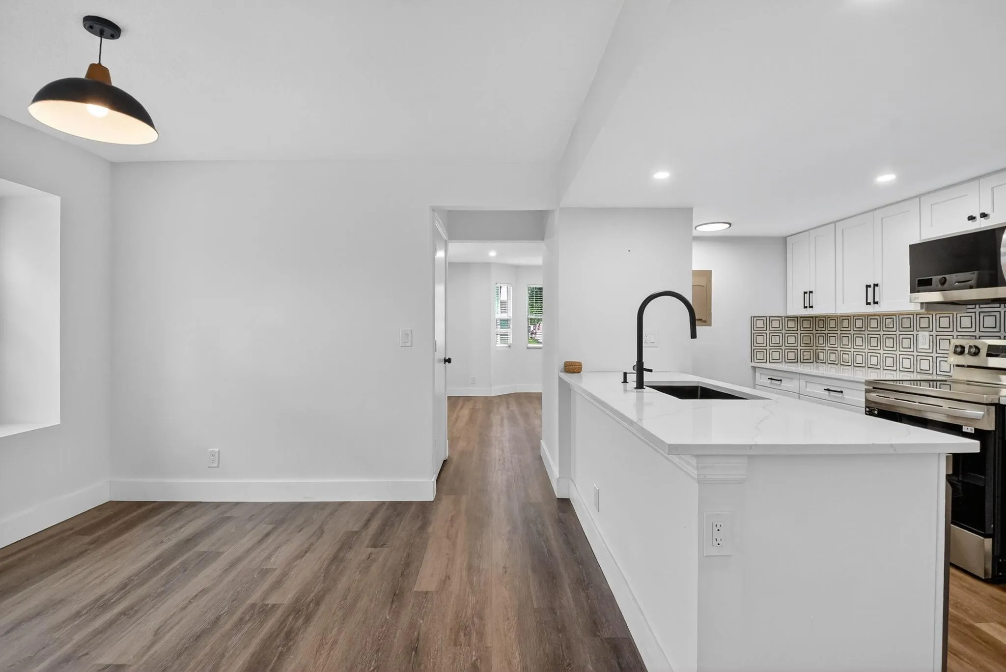 5843 Thisledown Ct
