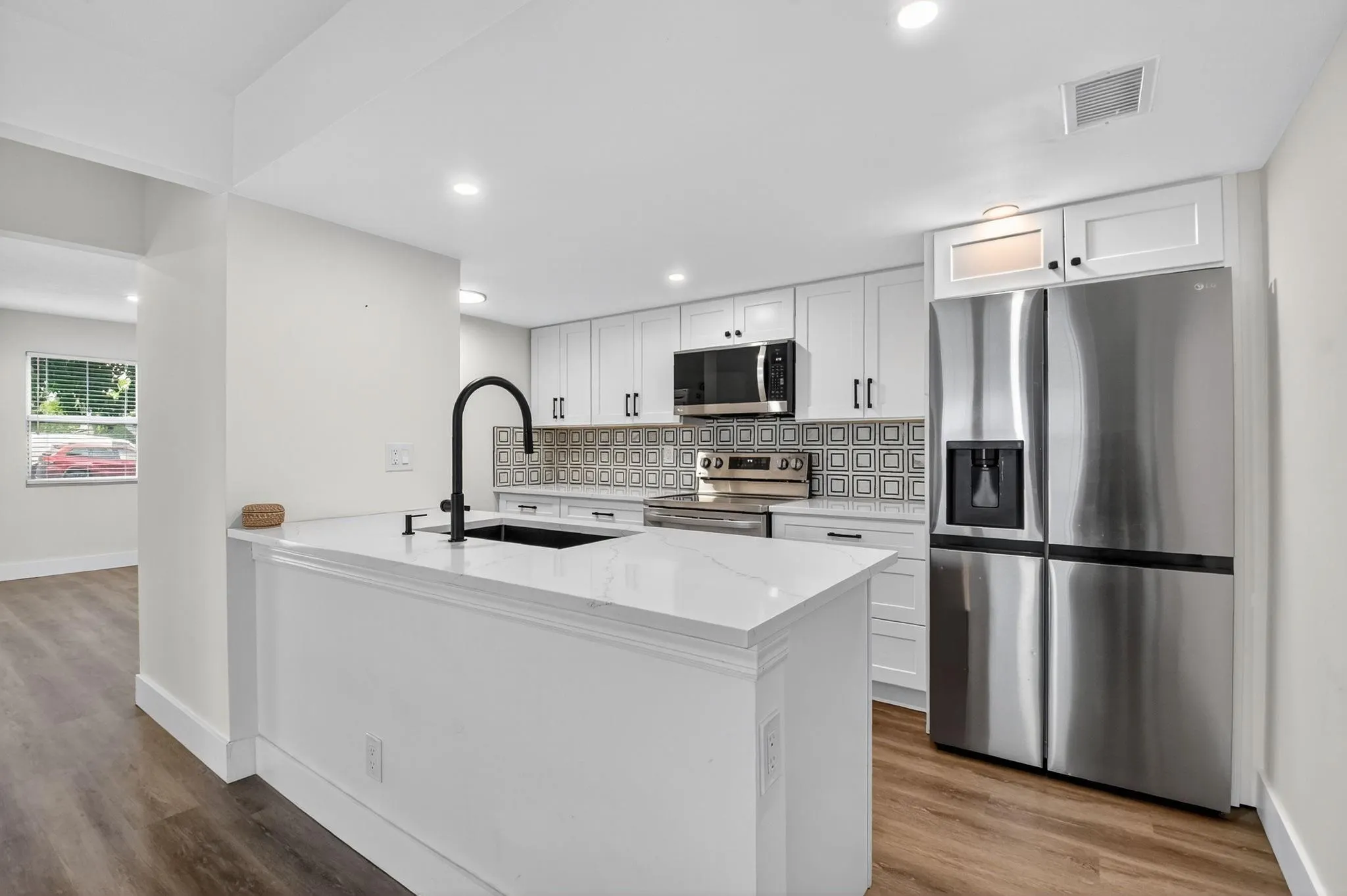 5843 Thisledown Ct