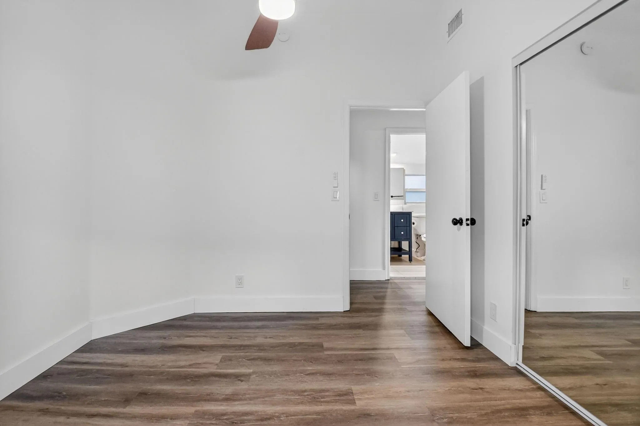 5843 Thisledown Ct
