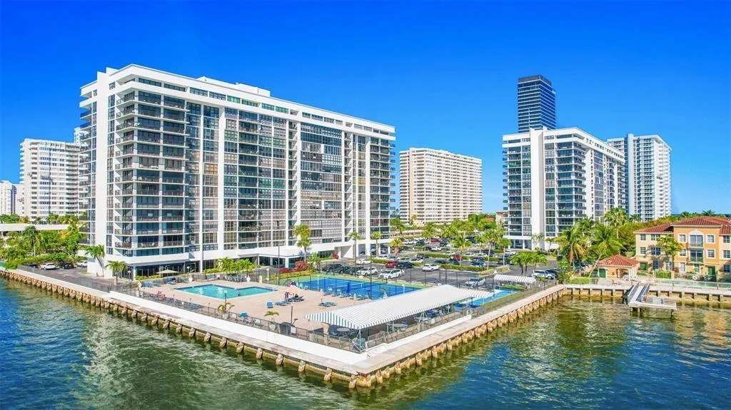 2049 S Ocean Dr, #1108