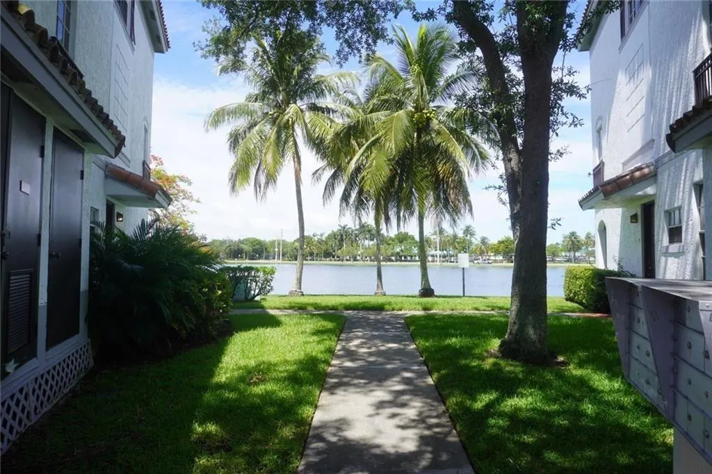 751 SW 148th Ave, #1002