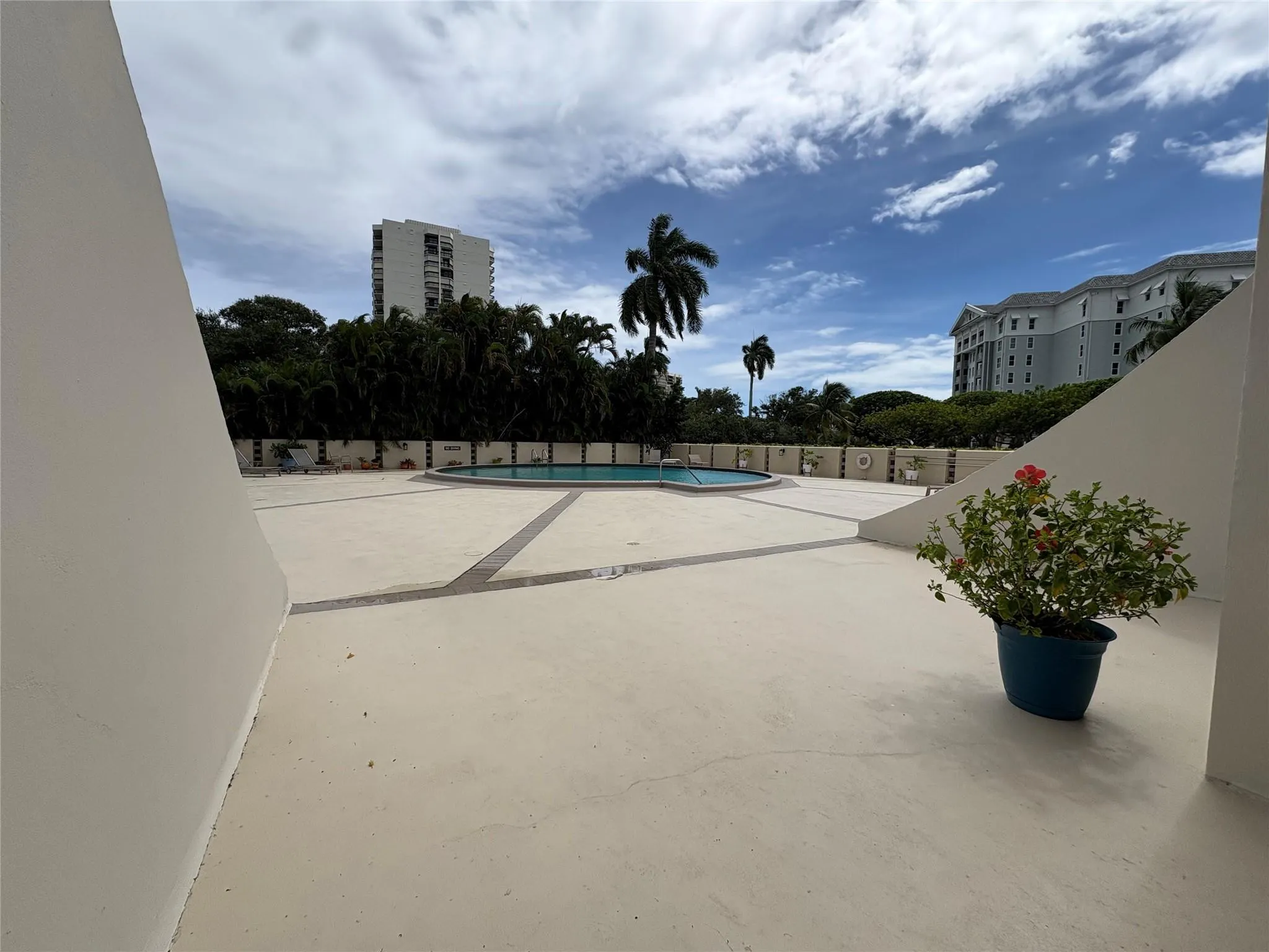 2400 Presidential Way, #505