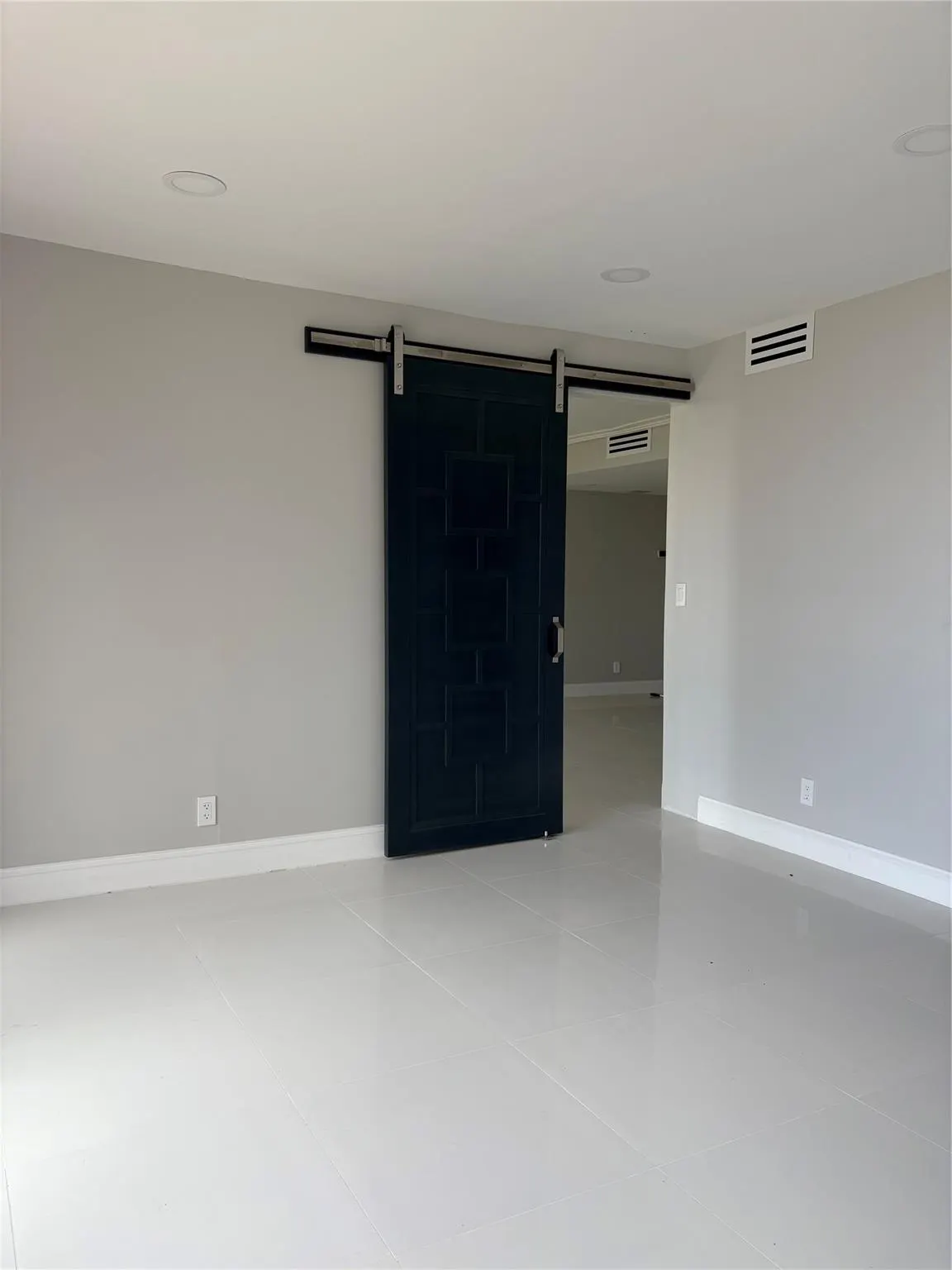 2400 Presidential Way, #505