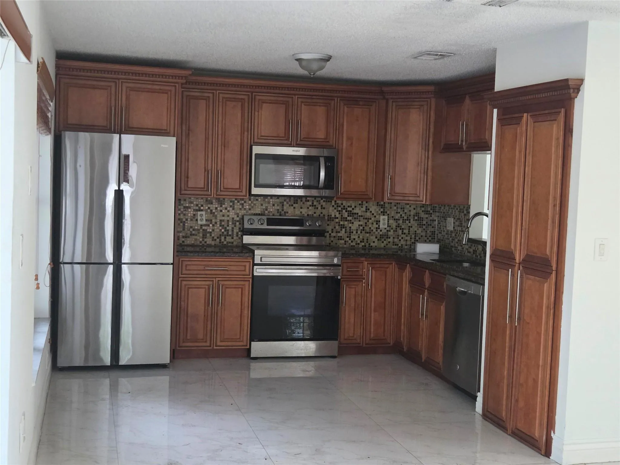 7000 SW 39th Ct