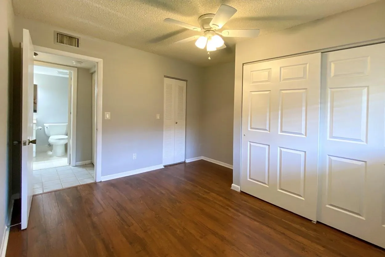 2965 NE 8th Ter, #203