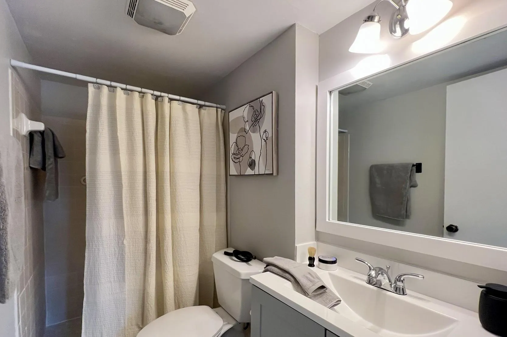 2965 NE 8th Ter, #203