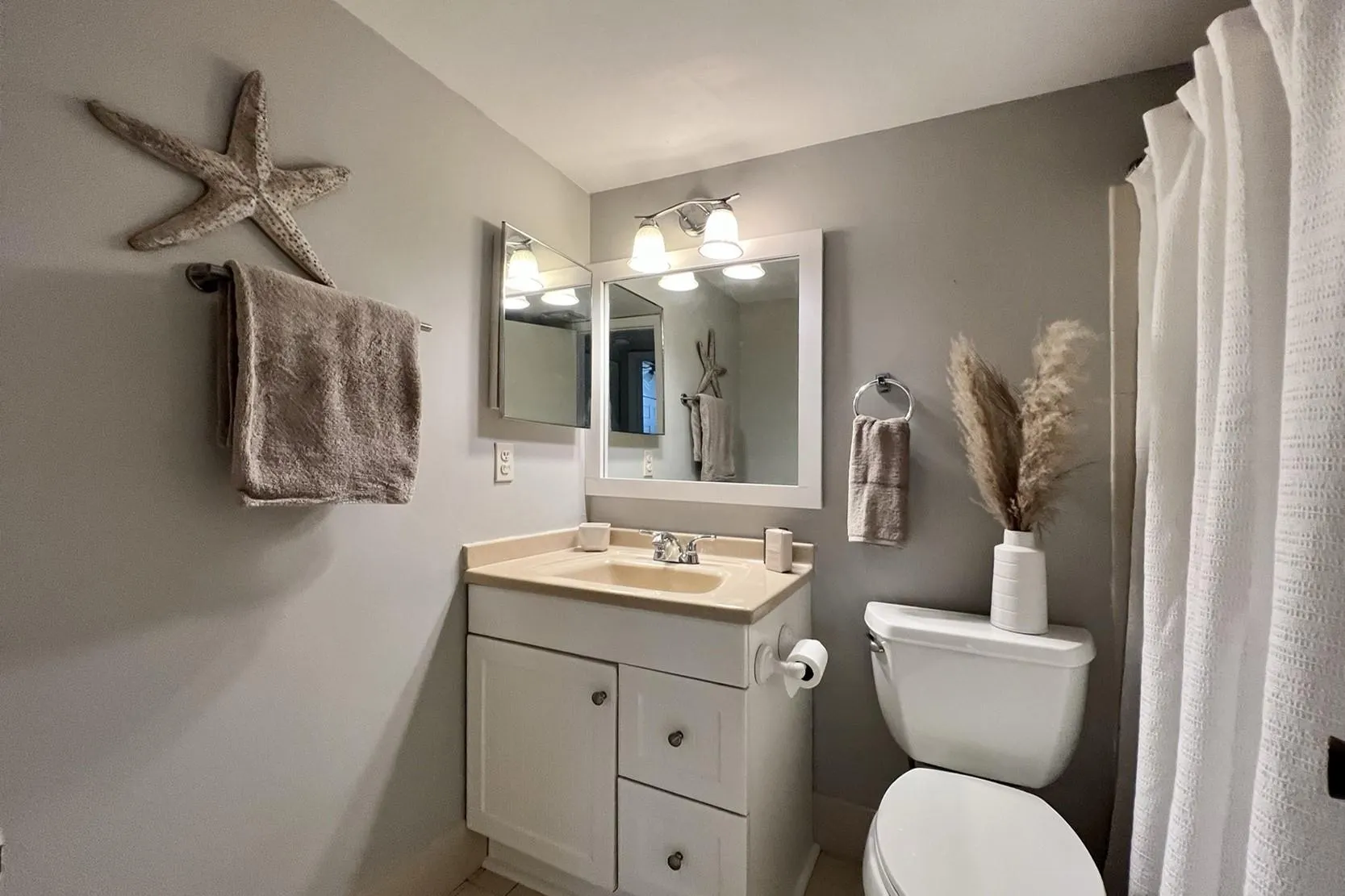 2965 NE 8th Ter, #203