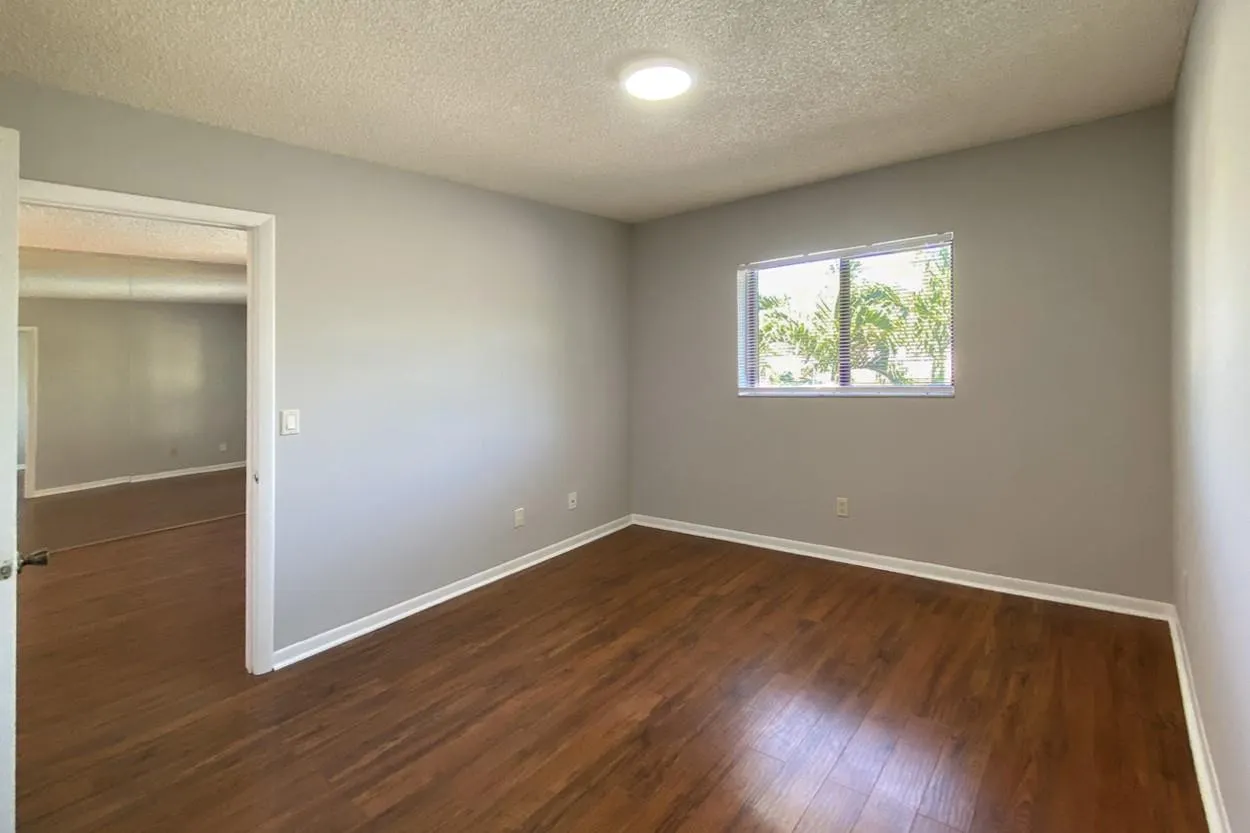 2965 NE 8th Ter, #203