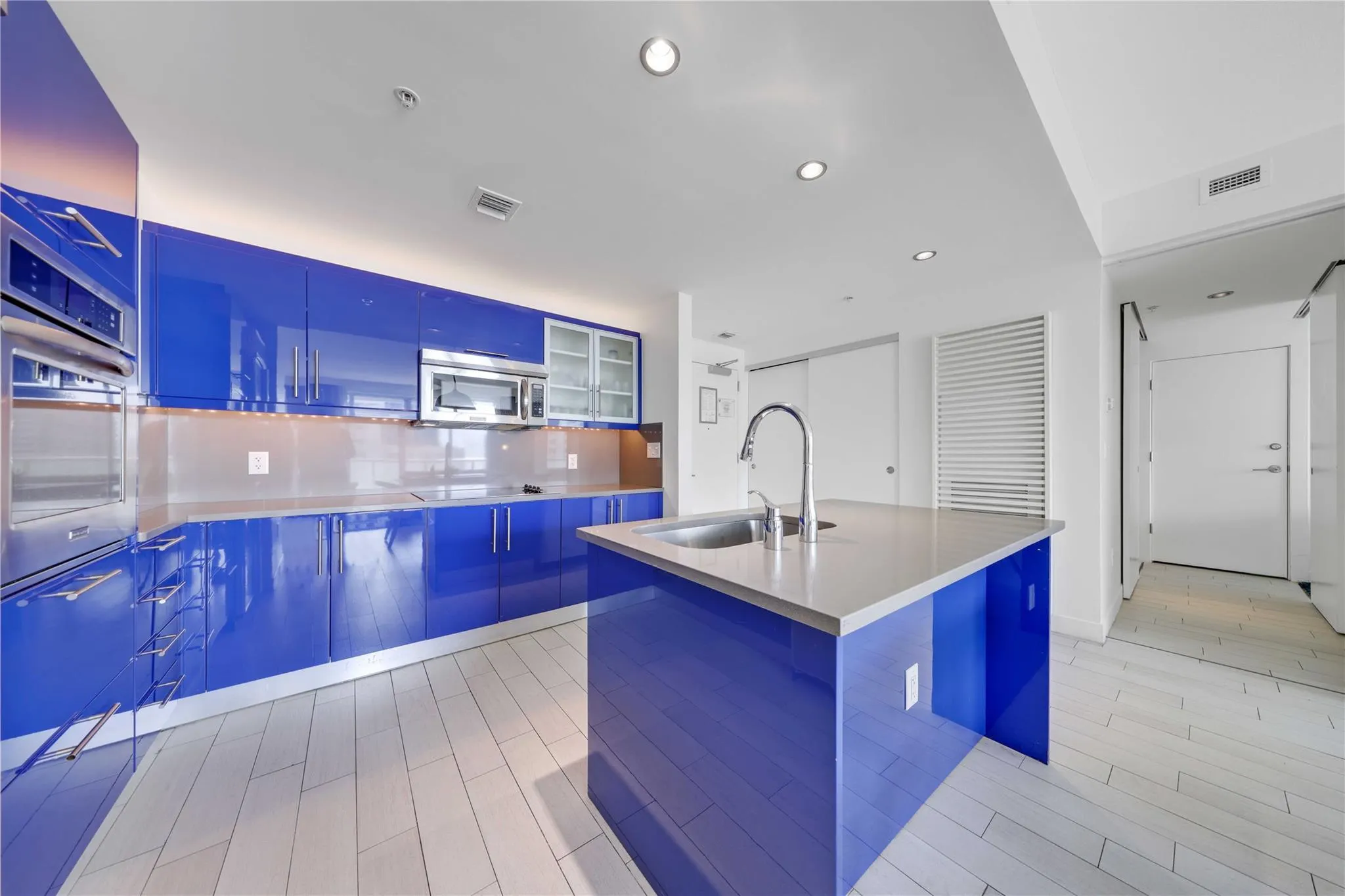 3101 Bayshore, #1007