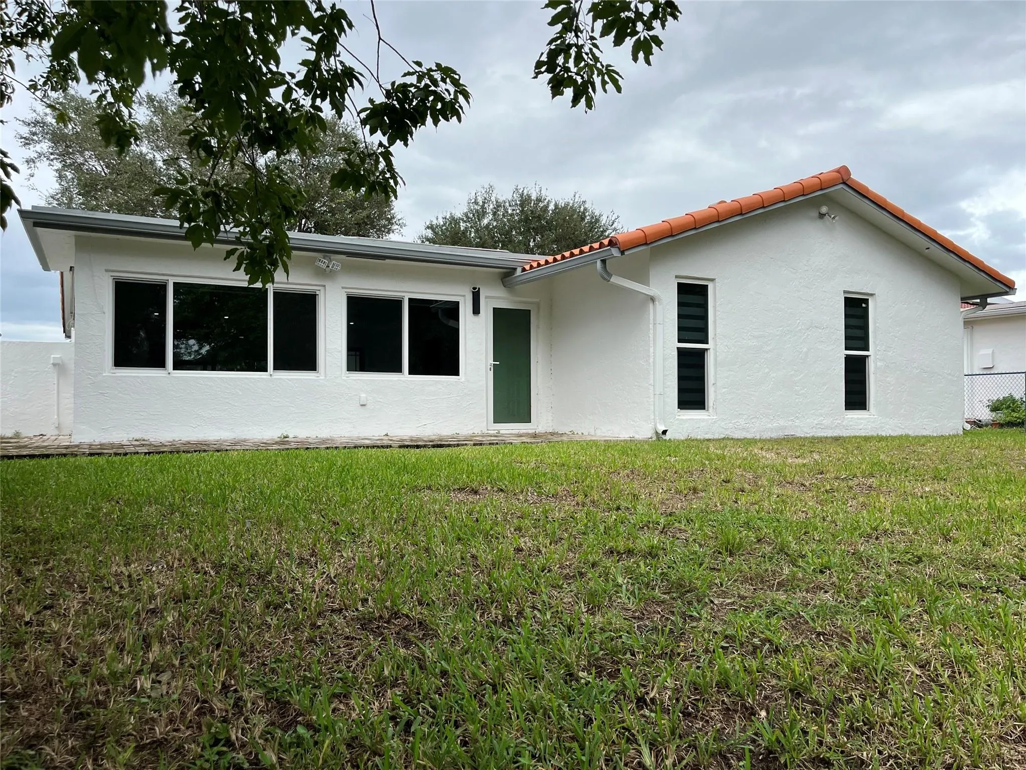8952 NW 25th Ct