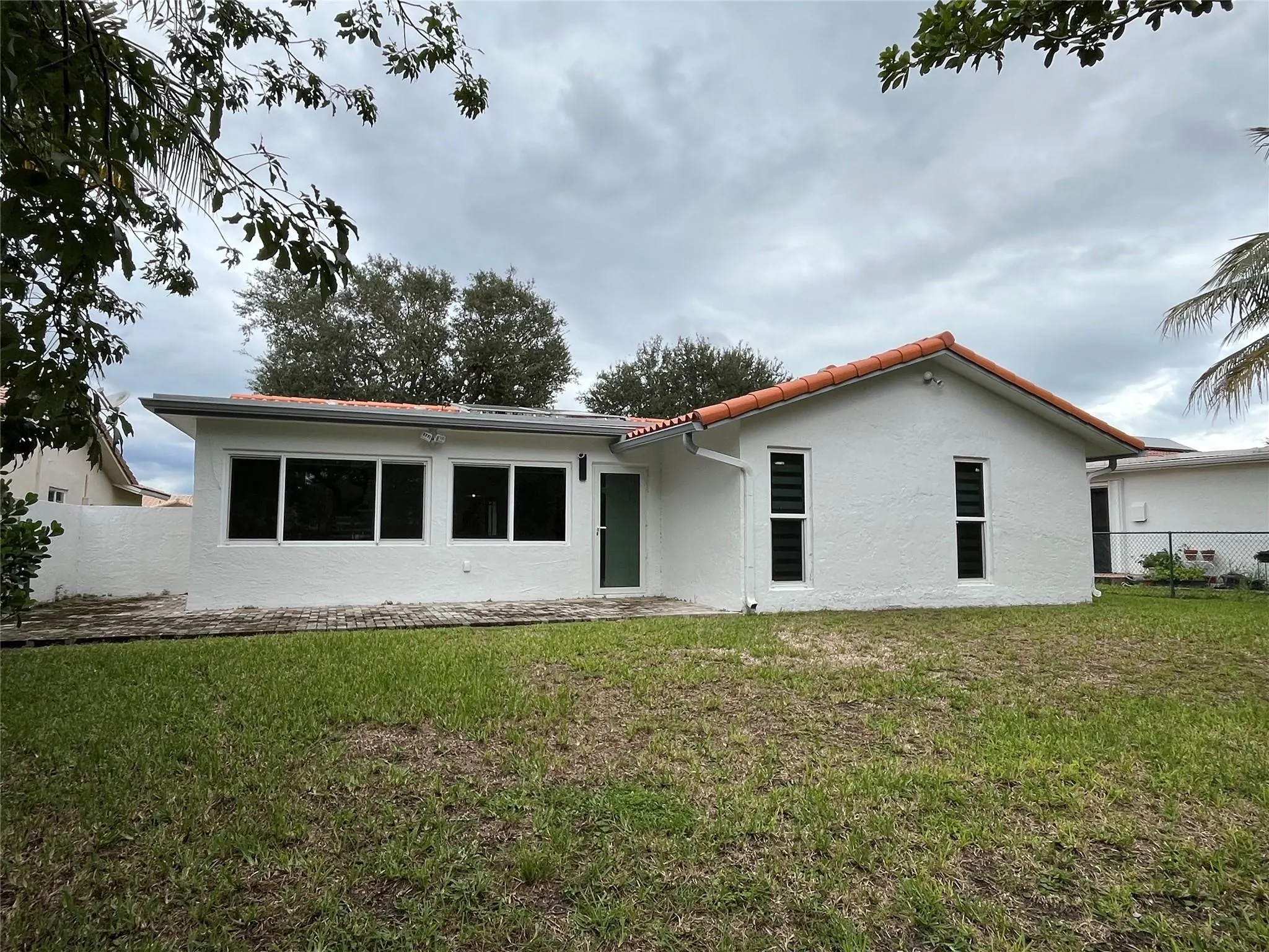 8952 NW 25th Ct