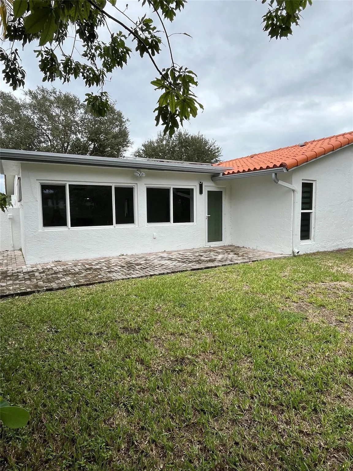 8952 NW 25th Ct