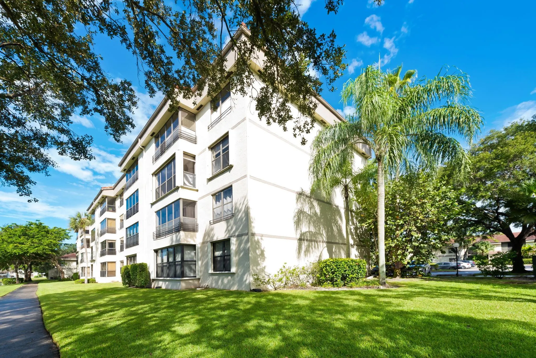 2908 Carambola Cir, #101-B