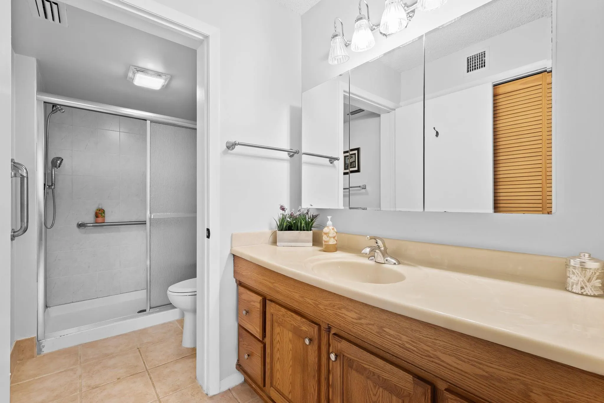 2908 Carambola Cir, #101-B