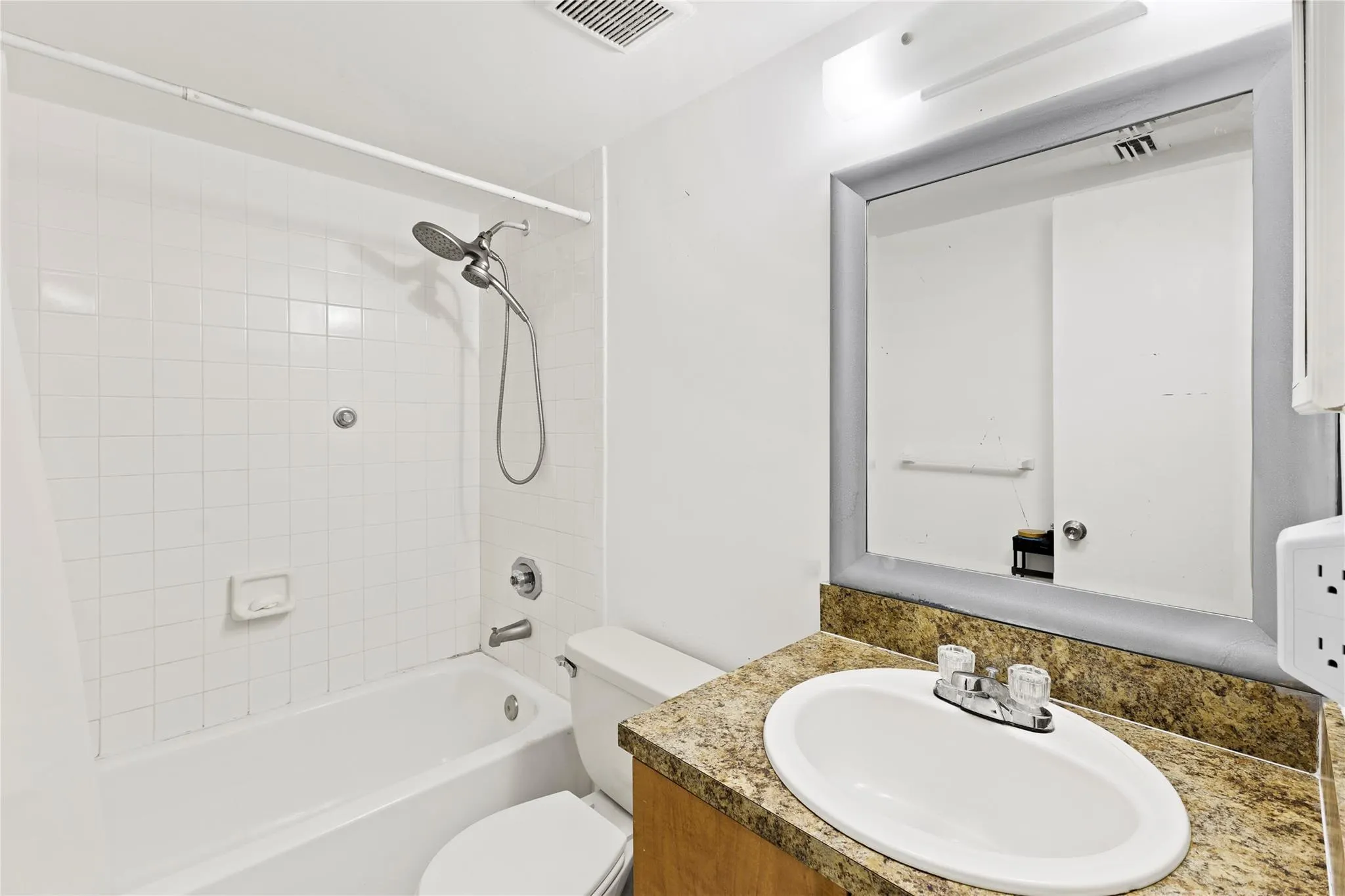 3199 Foxcroft Rd, #304