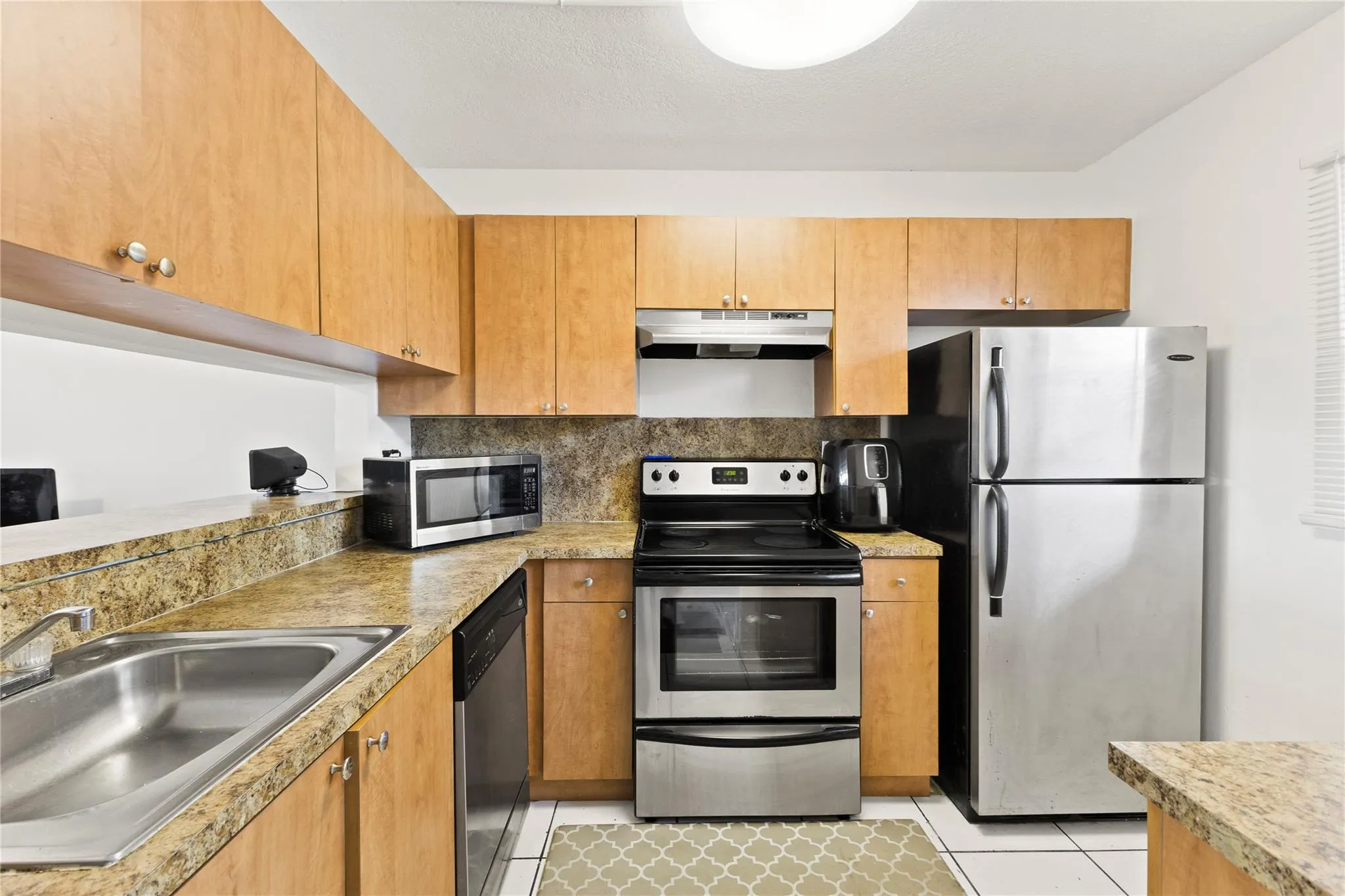 3199 Foxcroft Rd, #304
