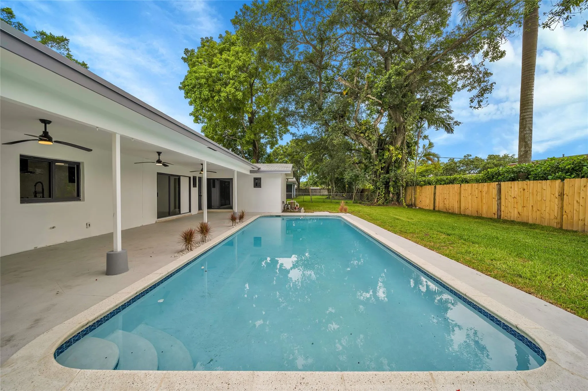7301 NW 13th Ct