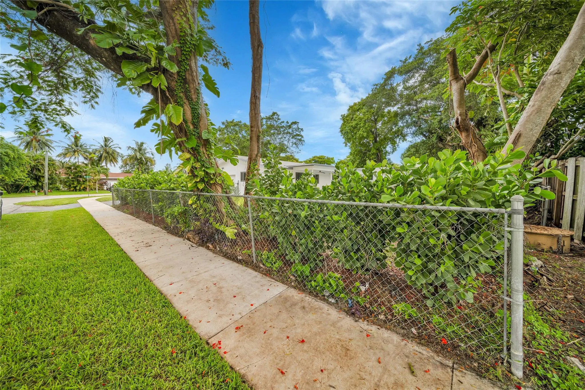 7301 NW 13th Ct