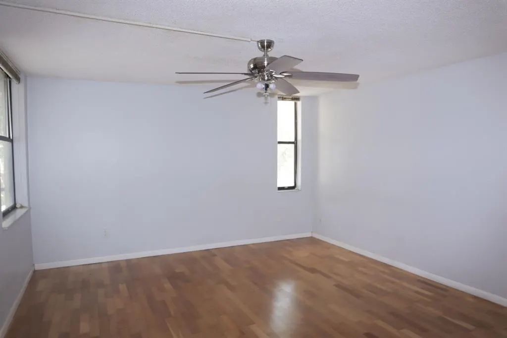 6800 Cypress Rd, #310