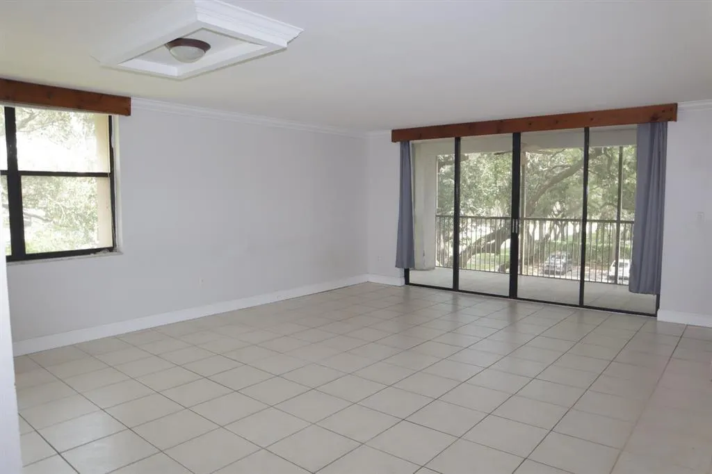 6800 Cypress Rd, #310