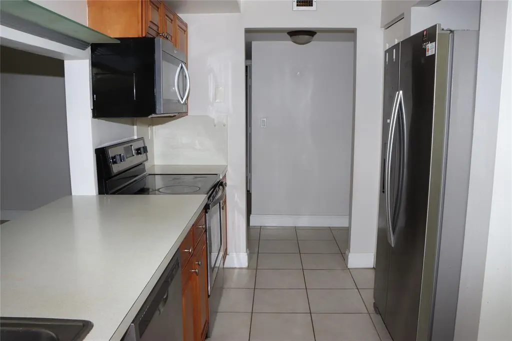 6800 Cypress Rd, #310
