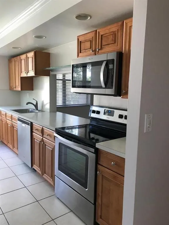6800 Cypress Rd, #310