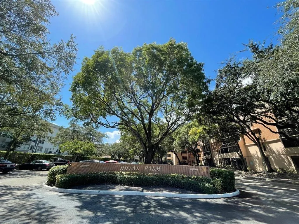 6800 Cypress Rd, #310