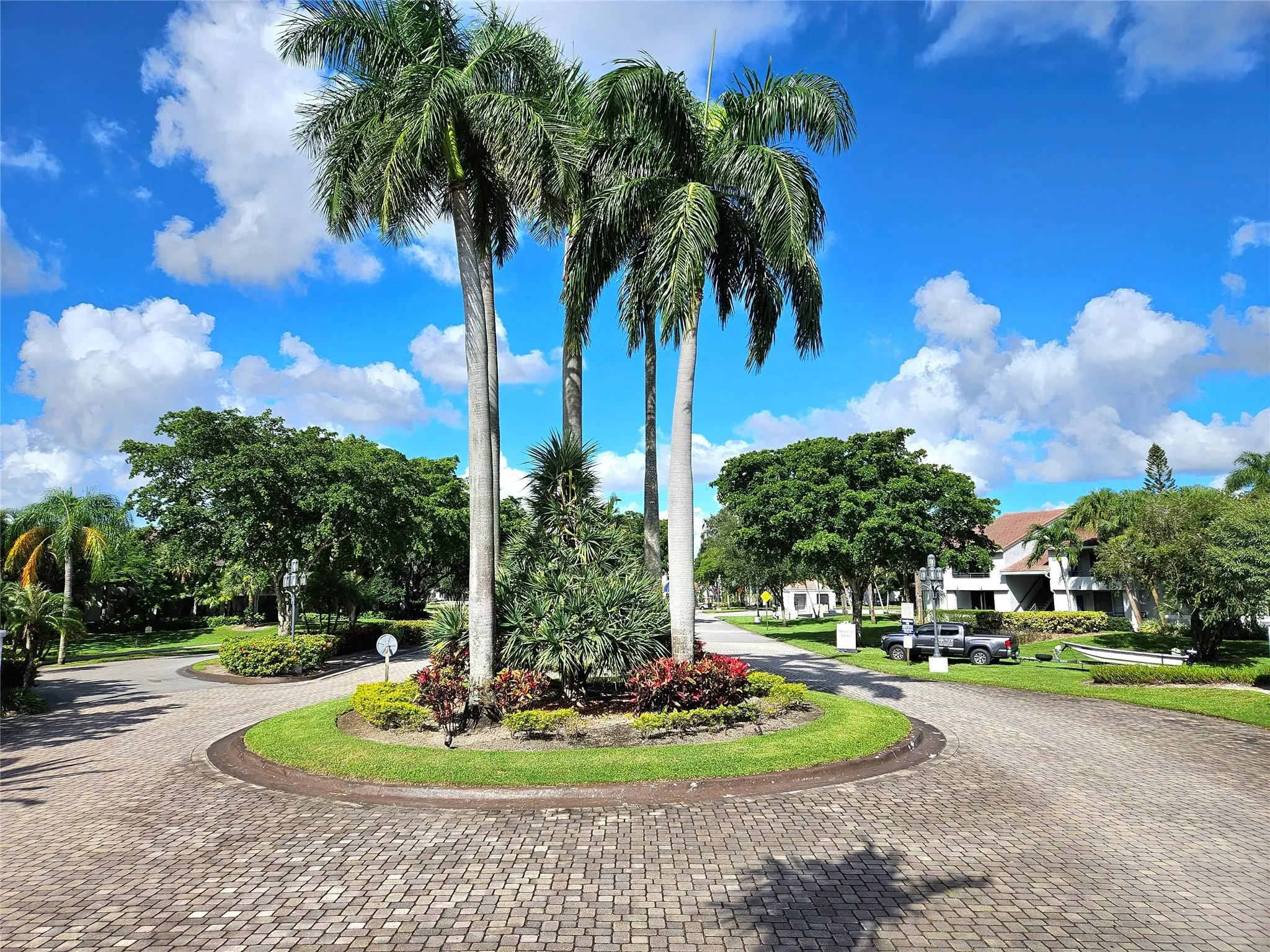 631 Lyons Rd, #12105