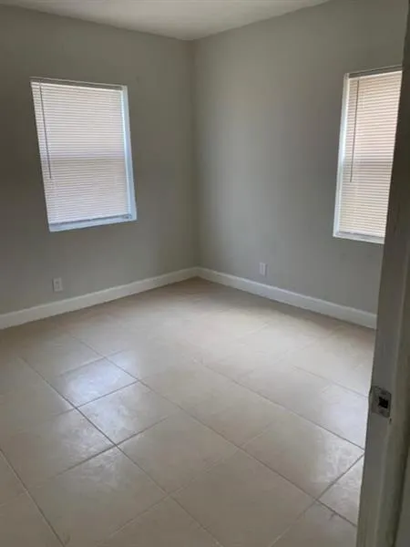 1301 NW 3RD AV
