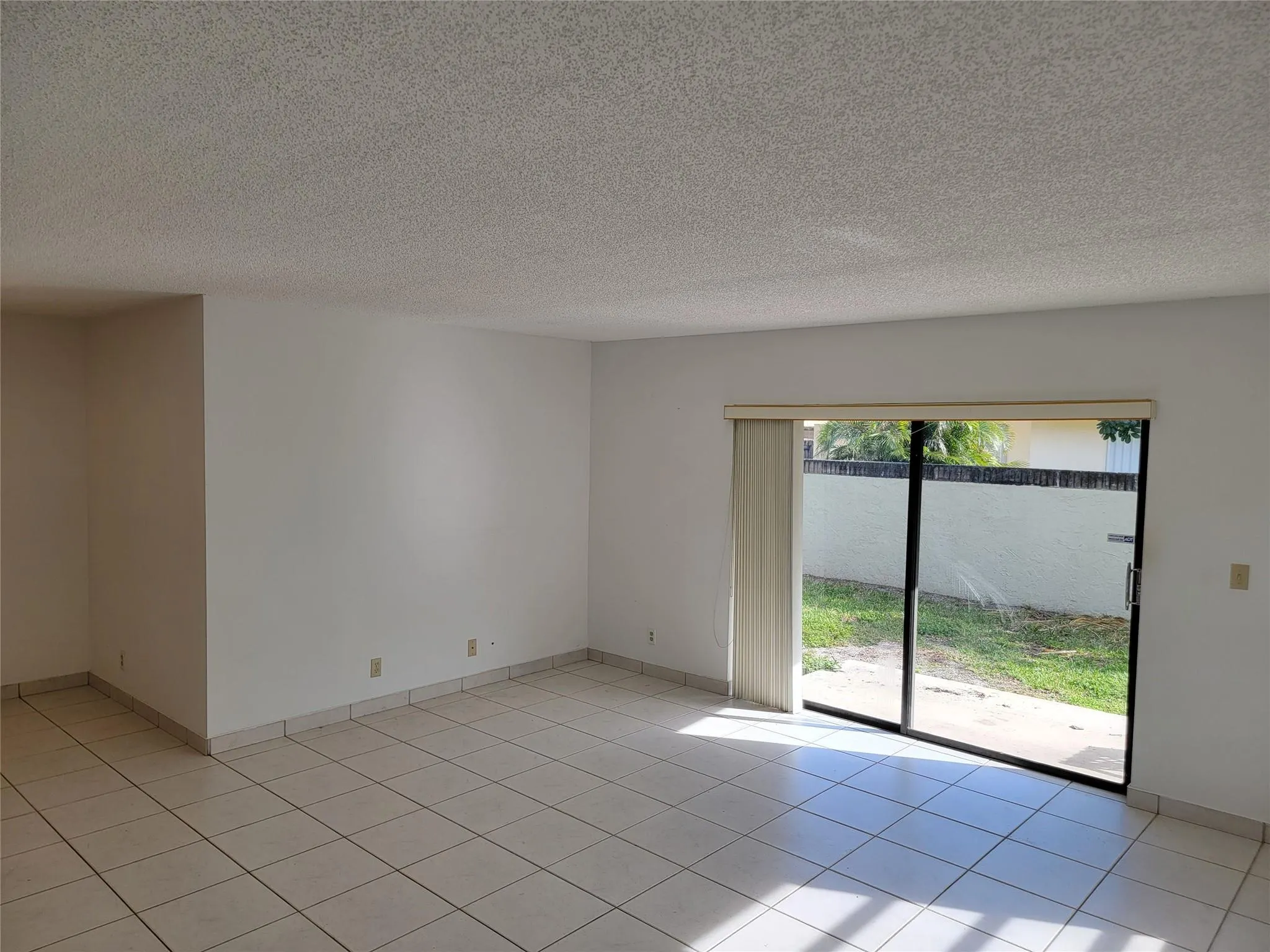 1800 NE 39th Ct, #1001