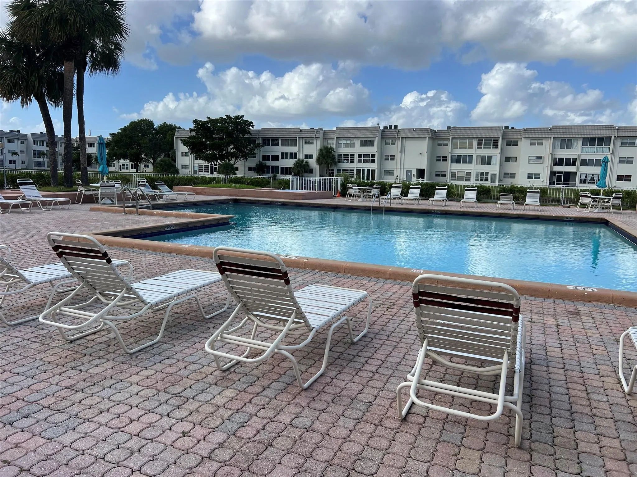 8135 Sunrise Lakes Blvd, #307