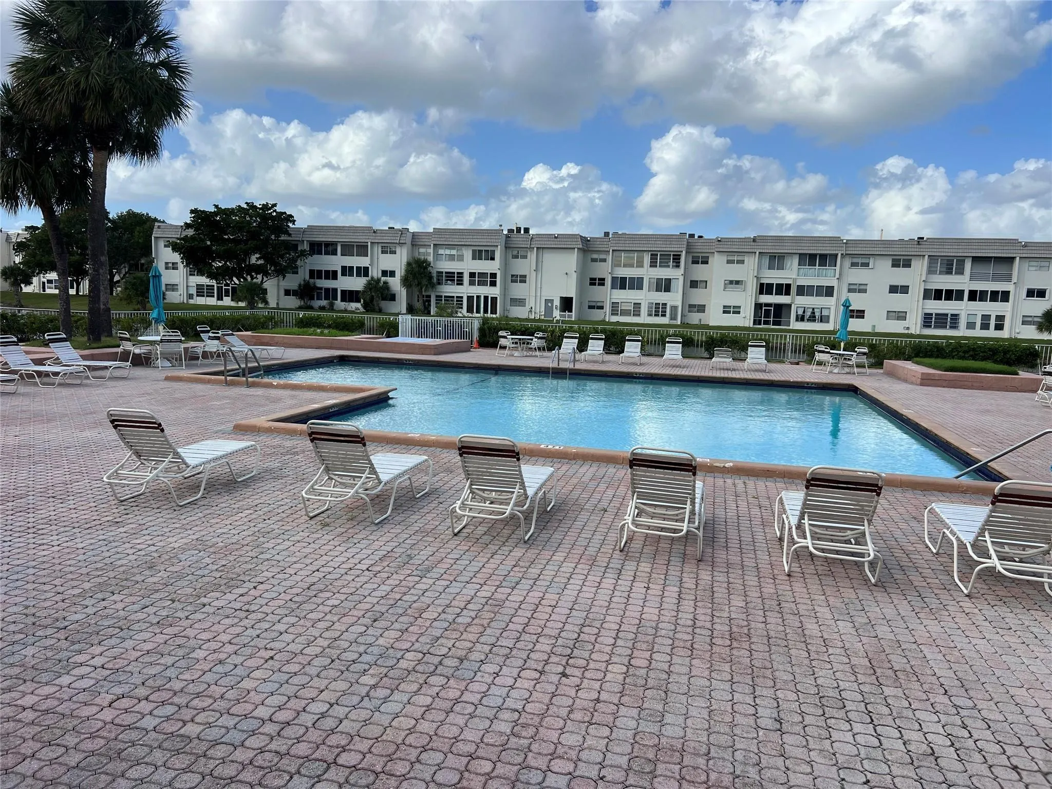 8135 Sunrise Lakes Blvd, #307