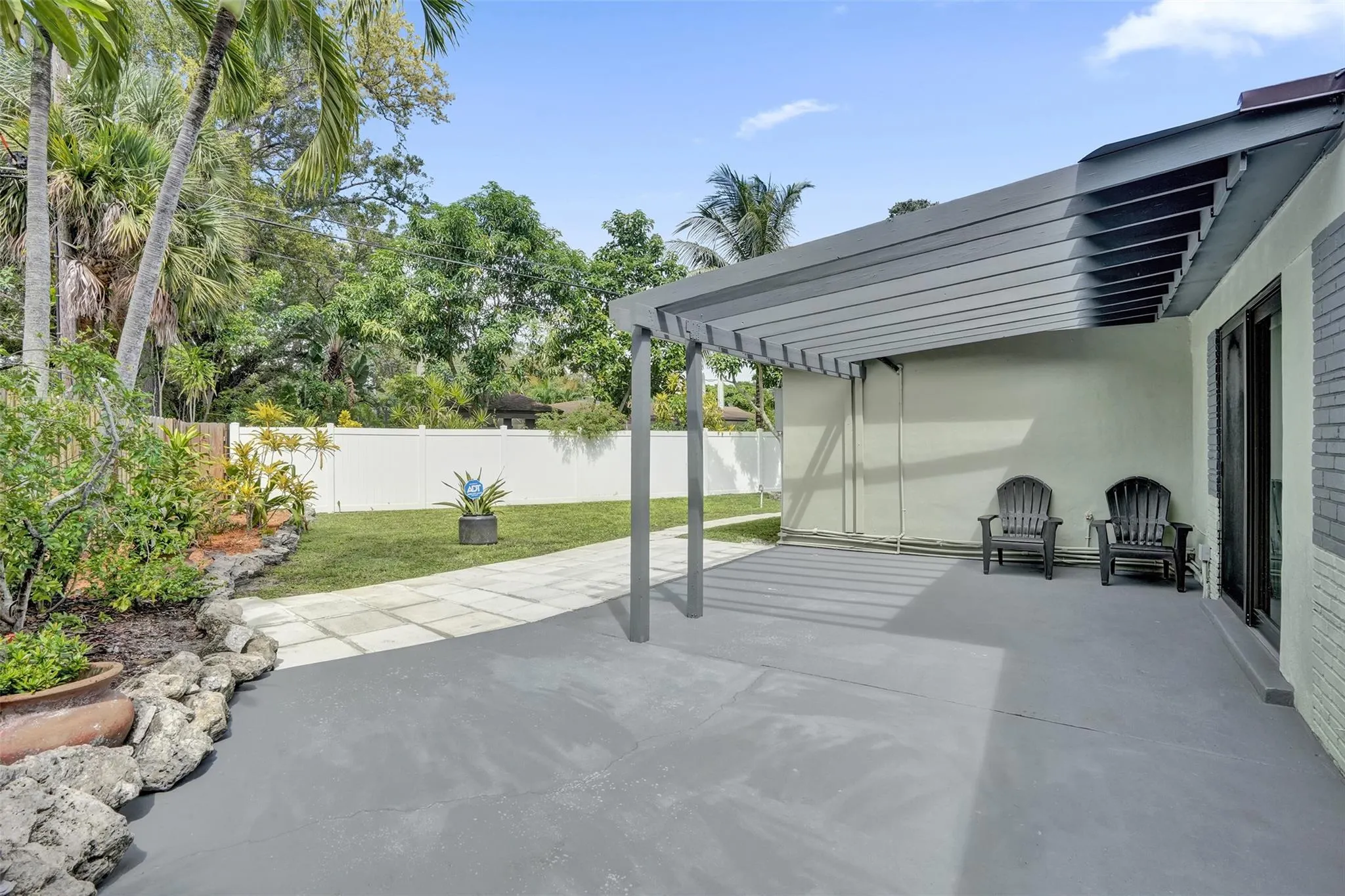 1613 SW 12th Ct