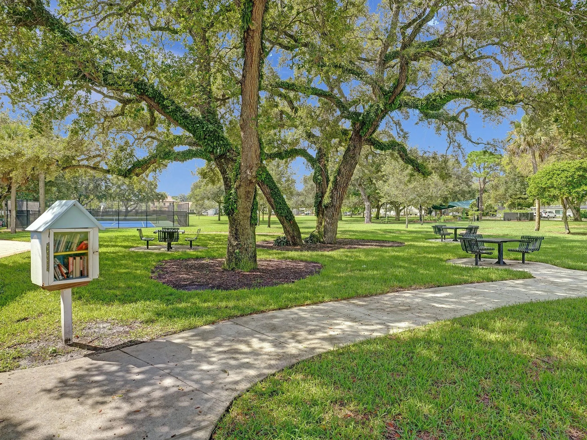 1613 SW 12th Ct