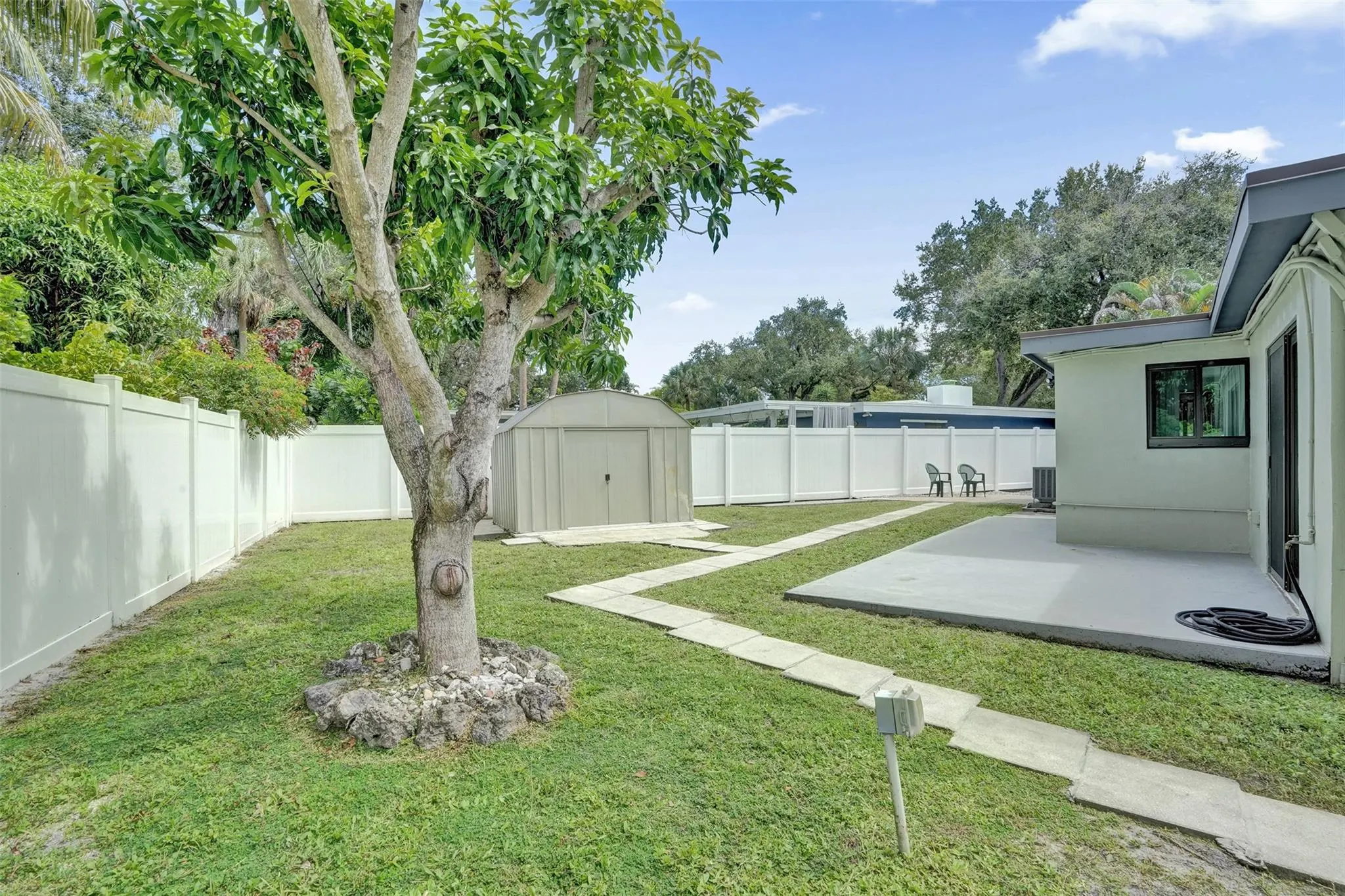 1613 SW 12th Ct