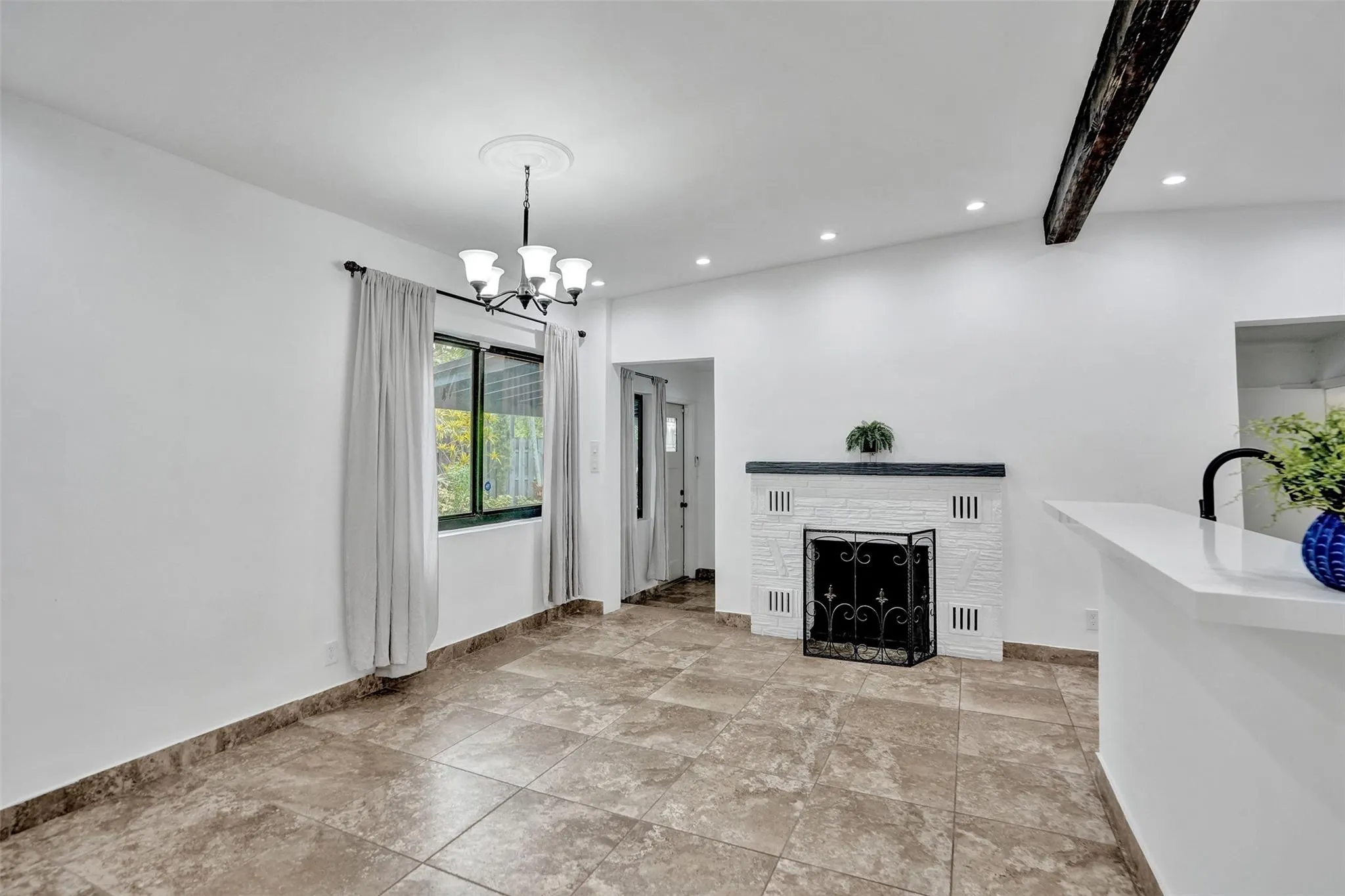 1613 SW 12th Ct