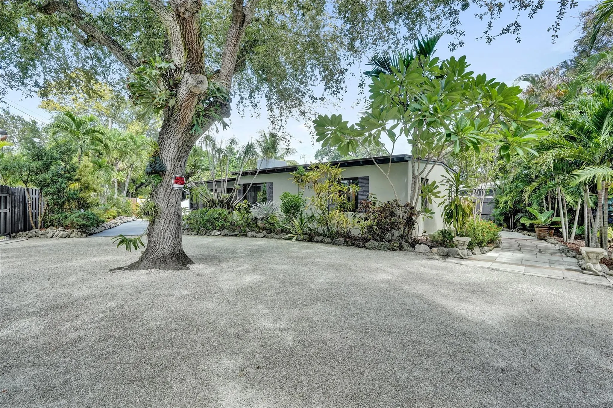 1613 SW 12th Ct