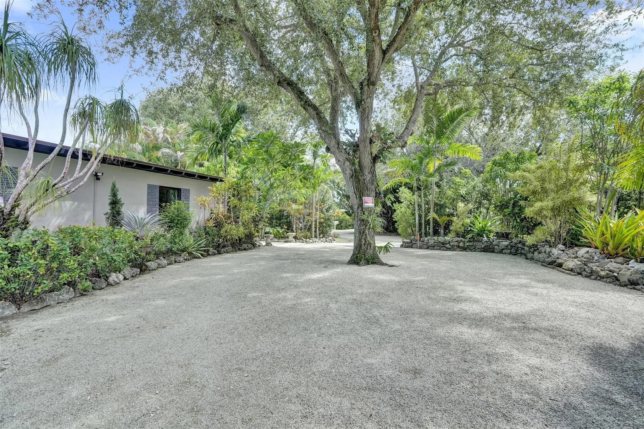 1613 SW 12th Ct
