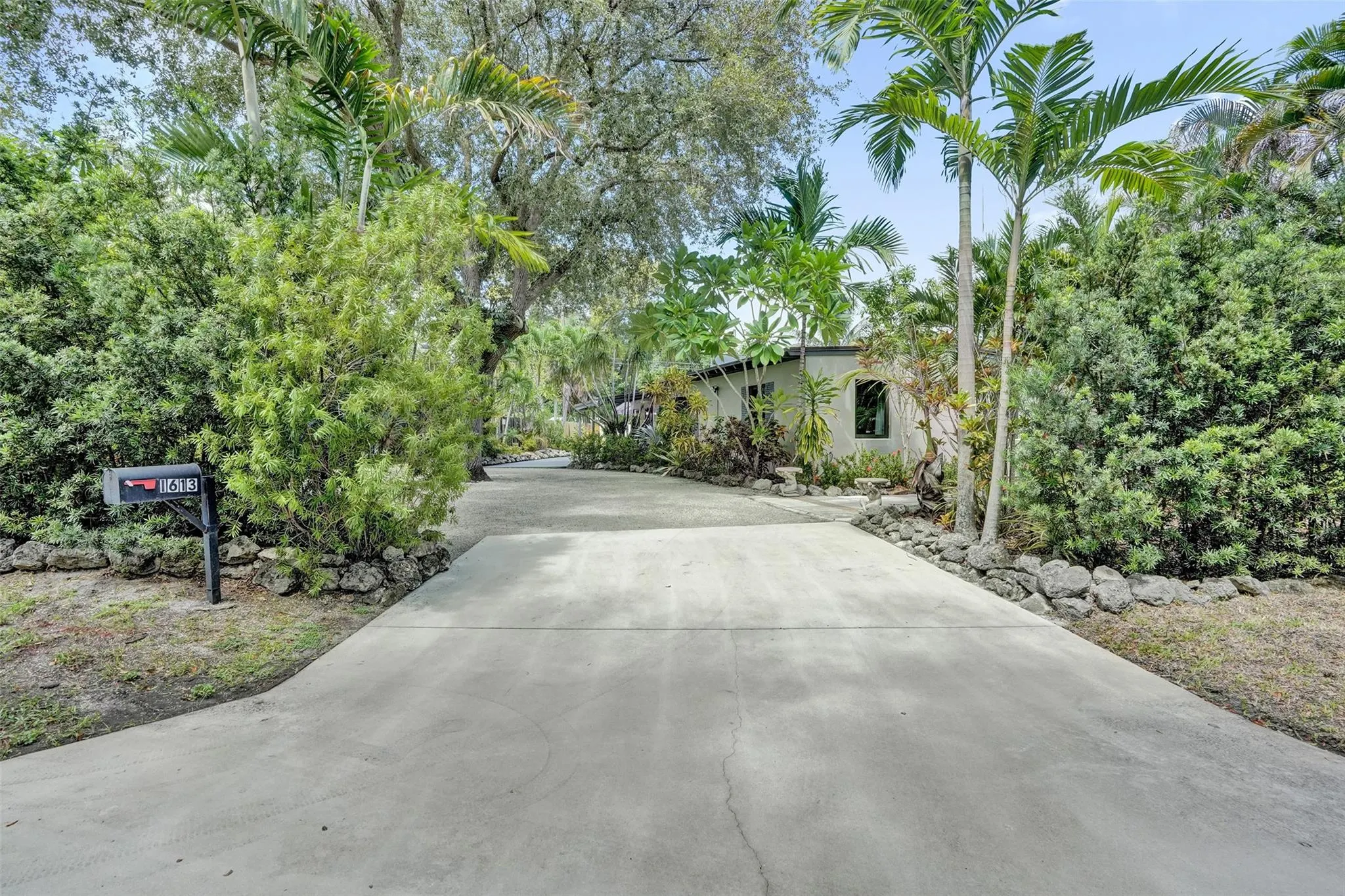 1613 SW 12th Ct