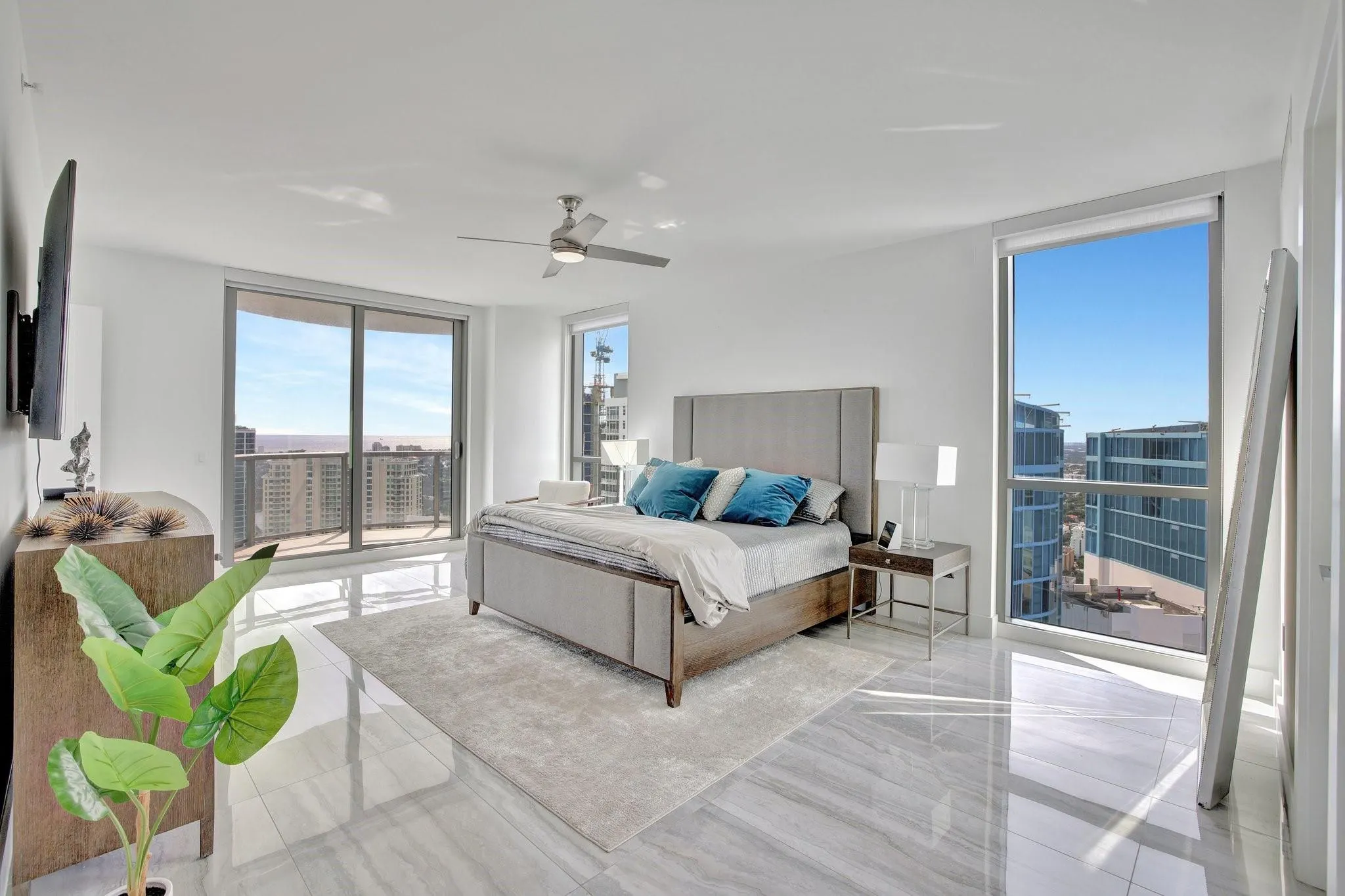 100 E Las Olas Blvd, #4301