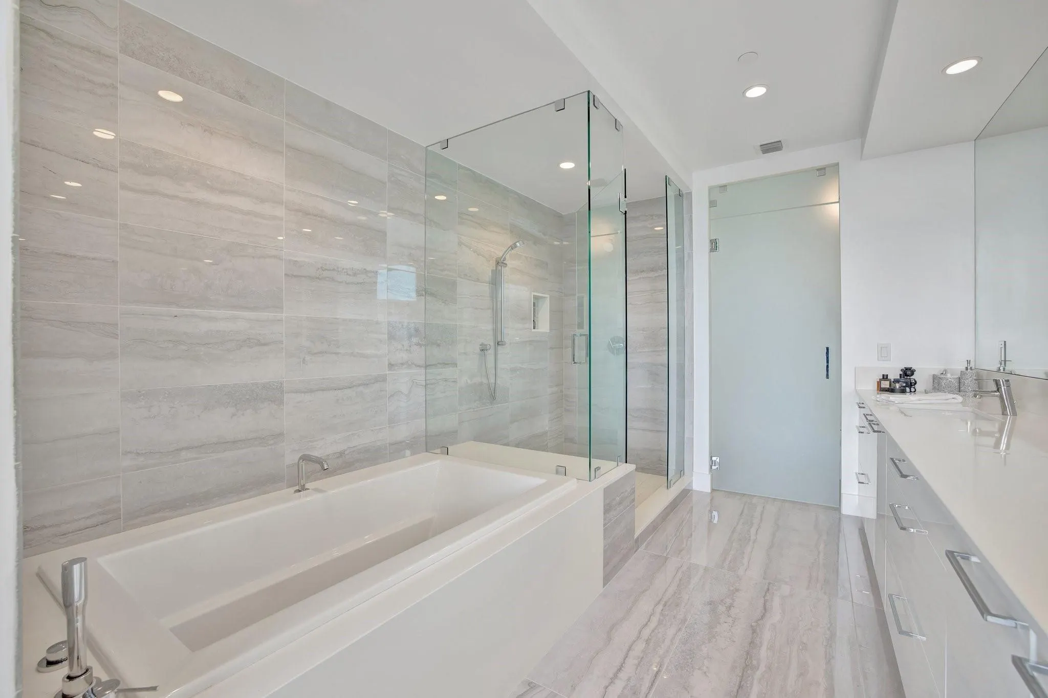 100 E Las Olas Blvd, #4301