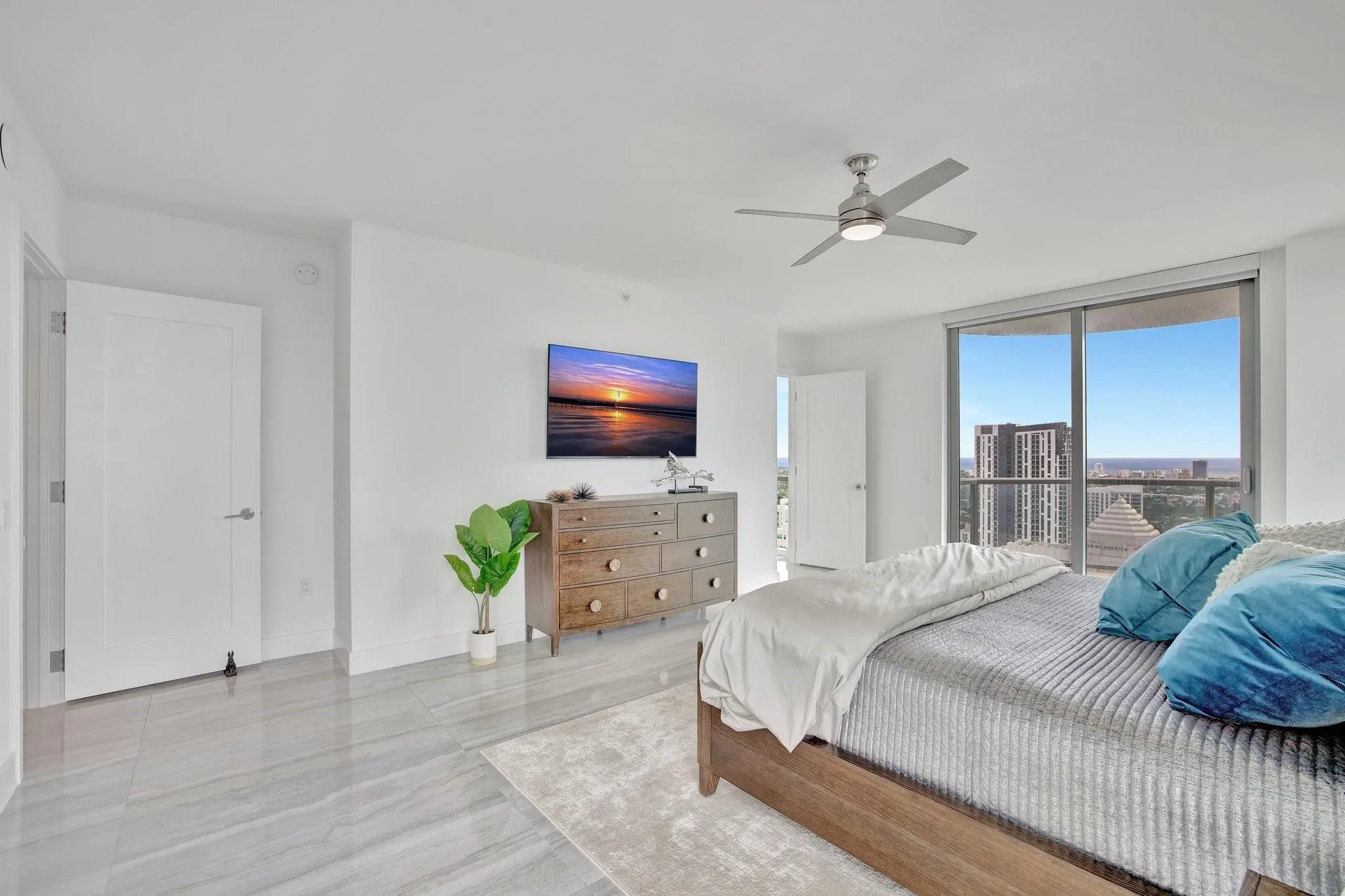 100 E Las Olas Blvd, #4301