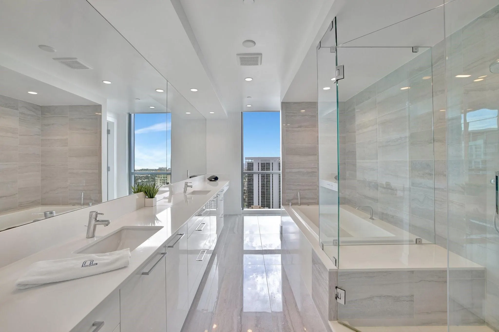 100 E Las Olas Blvd, #4301